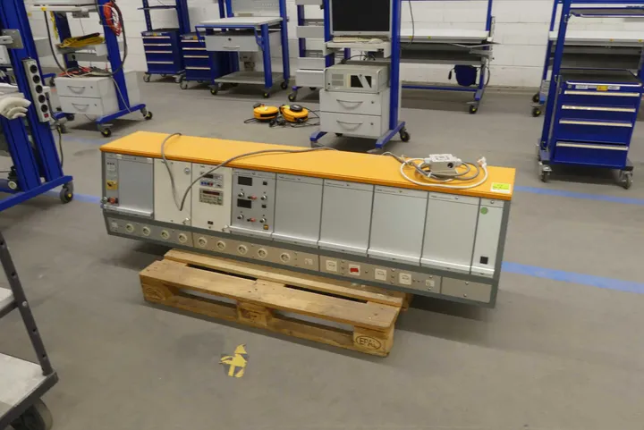 Hera Laborsystem Einheit Maße in cm ca.: 200 x 38 x 47